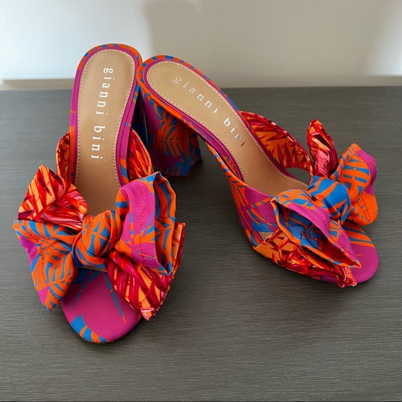 Gianni Bini Keily Palm Printed Bow 